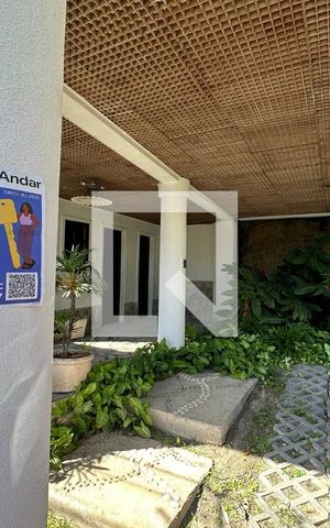 Casa de condomínio à venda com 278m², 4 quartos e 2 vagas Casa de condomínio à venda com 278m², 4 quartos e 2 vagasPlaquinha na entrada da casa