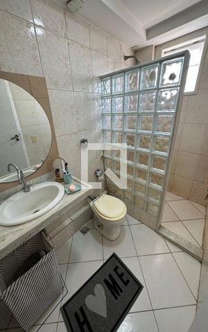Casa de condomínio à venda com 278m², 4 quartos e 2 vagas Casa de condomínio à venda com 278m², 4 quartos e 2 vagasBanheiro da Suíte 2
