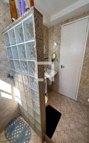 Casa de condomínio à venda com 278m², 4 quartos e 2 vagas Casa de condomínio à venda com 278m², 4 quartos e 2 vagasBanheiro da Suíte 1