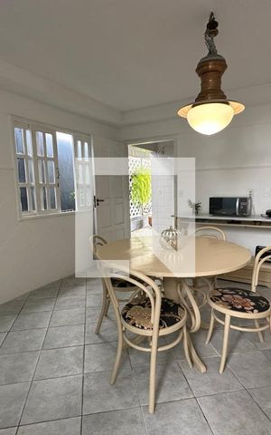 Casa de condomínio à venda com 278m², 4 quartos e 2 vagas Casa de condomínio à venda com 278m², 4 quartos e 2 vagasCozinha