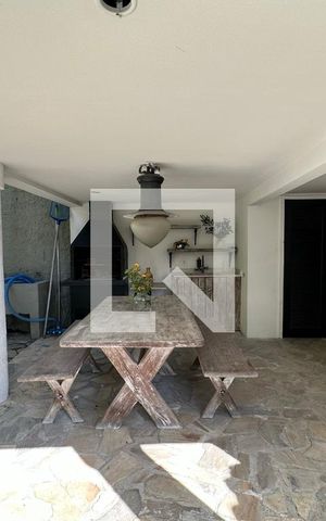 Casa de condomínio à venda com 278m², 4 quartos e 2 vagas Casa de condomínio à venda com 278m², 4 quartos e 2 vagasChurrasqueira