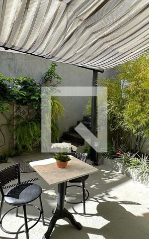 Casa de condomínio à venda com 278m², 4 quartos e 2 vagas Casa de condomínio à venda com 278m², 4 quartos e 2 vagasHall da sala