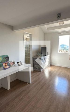 Casa de condomínio à venda com 278m², 4 quartos e 2 vagas Casa de condomínio à venda com 278m², 4 quartos e 2 vagasSuíte 2