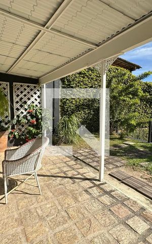 Casa de condomínio à venda com 278m², 4 quartos e 2 vagas Casa de condomínio à venda com 278m², 4 quartos e 2 vagasVaranda da Sala