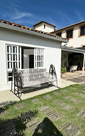 Casa de condomínio à venda com 278m², 4 quartos e 2 vagas Casa de condomínio à venda com 278m², 4 quartos e 2 vagasVaranda da Sala