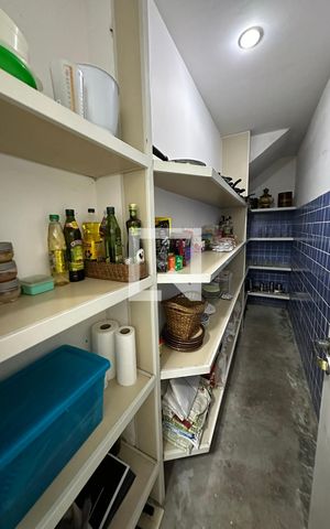 Casa de condomínio à venda com 278m², 4 quartos e 2 vagas Casa de condomínio à venda com 278m², 4 quartos e 2 vagasDespensa
