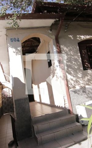 Casa à venda com 294m², 2 quartos e 2 vagasQuintal