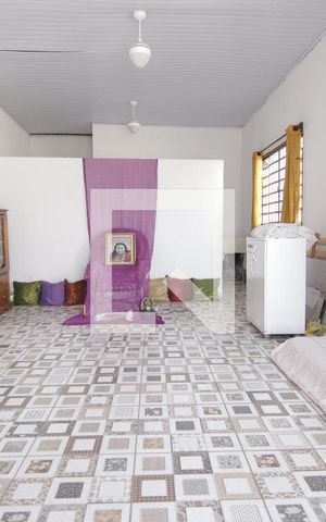 Casa à venda com 294m², 2 quartos e 2 vagasQuarto serviço