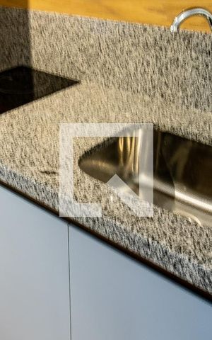 Apartamento à venda com 27m², 1 quarto e sem vagaSala- detalhe bancada armário, pia e cooktop