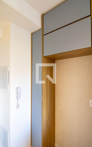 Apartamento à venda com 27m², 1 quarto e sem vagaSala - detalhe armário