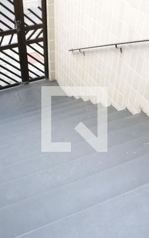Apartamento para alugar com 75m², 2 quartos e 1 vagaEscadas