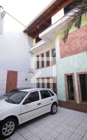 Casa à venda com 360m², 5 quartos e 4 vagasEntrada