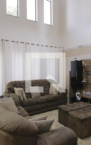 Casa à venda com 360m², 5 quartos e 4 vagasSala