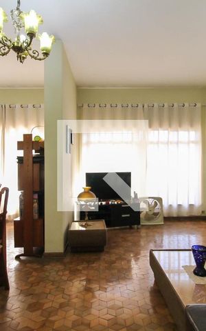 Casa à venda com 264m², 3 quartos e 2 vagas Casa à venda com 264m², 3 quartos e 2 vagasSala