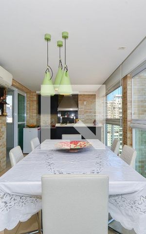 Apartamento à venda com 206m², 3 quartos e 5 vagasVaranda gourmet