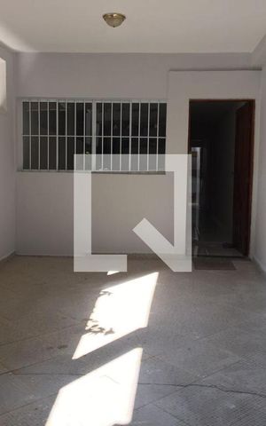 Casa para alugar com 90m², 2 quartos e 2 vagas Casa para alugar com 90m², 2 quartos e 2 vagasGaragem
