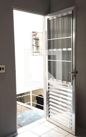 Casa para alugar com 90m², 2 quartos e 2 vagas