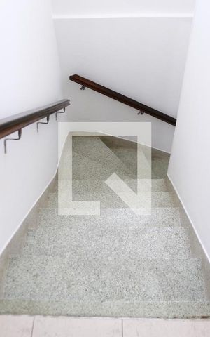 Casa para alugar com 150m², 3 quartos e 2 vagasEscadas