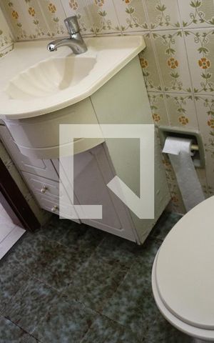 Casa para alugar com 150m², 3 quartos e 2 vagasBanheiro Social