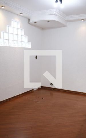 Casa para alugar com 150m², 3 quartos e 2 vagasSala