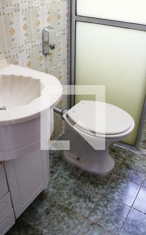 Casa para alugar com 150m², 3 quartos e 2 vagasBanheiro Social