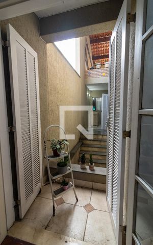 Casa à venda com 350m², 3 quartos e 2 vagas Casa à venda com 350m², 3 quartos e 2 vagasQuarto 1