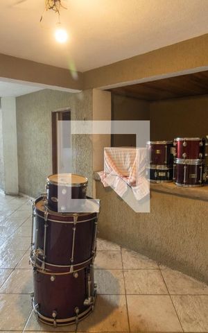 Casa à venda com 350m², 3 quartos e 2 vagas Casa à venda com 350m², 3 quartos e 2 vagasQuintal