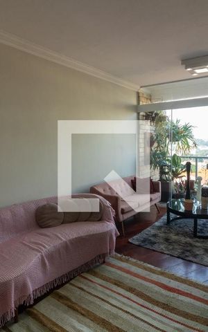 Casa à venda com 350m², 3 quartos e 2 vagas Casa à venda com 350m², 3 quartos e 2 vagasSala