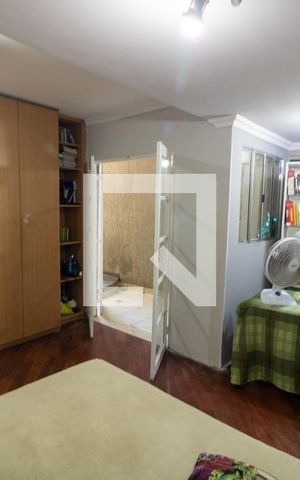 Casa à venda com 350m², 3 quartos e 2 vagas Casa à venda com 350m², 3 quartos e 2 vagasQuarto 2