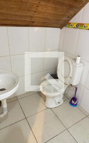 Casa à venda com 350m², 3 quartos e 2 vagas Casa à venda com 350m², 3 quartos e 2 vagasBanheiro Quintal