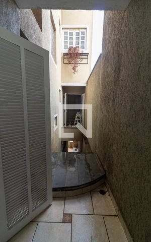 Casa à venda com 350m², 3 quartos e 2 vagas Casa à venda com 350m², 3 quartos e 2 vagasQuarto 2