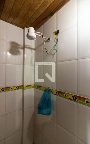 Casa à venda com 350m², 3 quartos e 2 vagas Casa à venda com 350m², 3 quartos e 2 vagasBanheiro Quintal