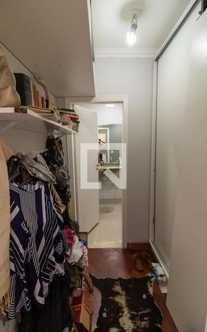 Casa à venda com 350m², 3 quartos e 2 vagas Casa à venda com 350m², 3 quartos e 2 vagasCloset Suite
