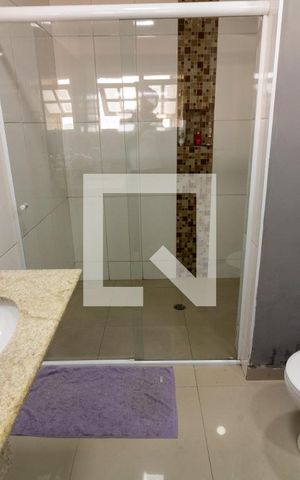 Casa à venda com 350m², 3 quartos e 2 vagas Casa à venda com 350m², 3 quartos e 2 vagasBanheiro Suite