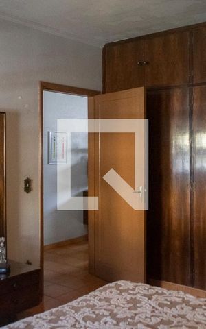 Casa à venda com 1321m², 3 quartos e 8 vagas Casa à venda com 1321m², 3 quartos e 8 vagasQuarto