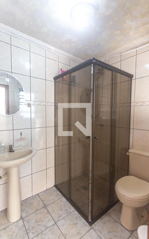 Casa à venda com 407m², 2 quartos e 2 vagas Casa à venda com 407m², 2 quartos e 2 vagasBanheiro social