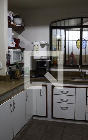 Casa à venda com 238m², 4 quartos e 4 vagasCozinha