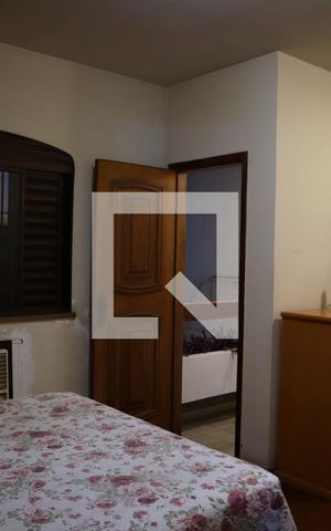Casa à venda com 238m², 4 quartos e 4 vagasSuite