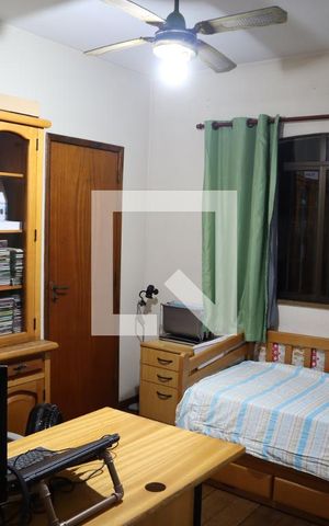 Casa à venda com 238m², 4 quartos e 4 vagasQuarto 2