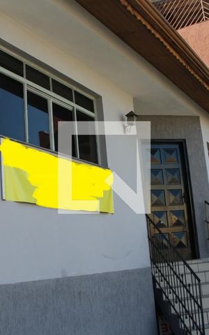 Casa à venda com 97m², 2 quartos e 3 vagas Casa à venda com 97m², 2 quartos e 3 vagasFachada