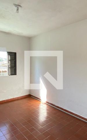 Casa para alugar com 50m², 1 quarto e sem vagaQuarto 