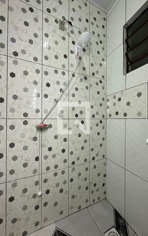 Casa à venda com 120m², 2 quartos e 2 vagasBox do Banheiro 2 