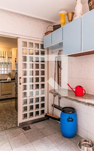 Casa à venda com 360m², 3 quartos e 4 vagas Casa à venda com 360m², 3 quartos e 4 vagasÁrea de Serviço
