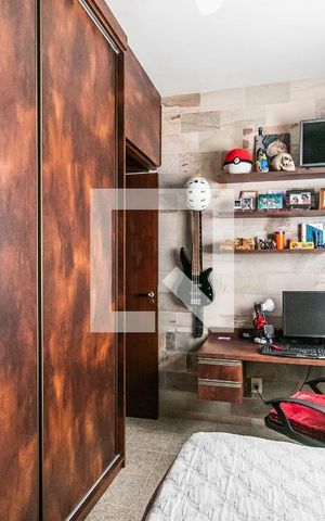 Casa à venda com 360m², 3 quartos e 4 vagas Casa à venda com 360m², 3 quartos e 4 vagasQuarto 2
