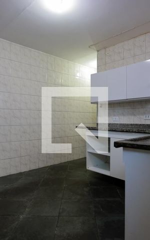 Casa à venda com 100m², 2 quartos e 3 vagas Casa à venda com 100m², 2 quartos e 3 vagasCozinha