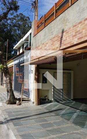 Casa à venda com 210m², 4 quartos e 2 vagasFachada