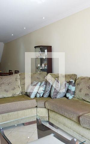 Casa à venda com 210m², 4 quartos e 2 vagasSala 