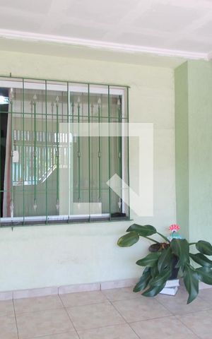 Casa à venda com 200m², 4 quartos e 2 vagasGaragem