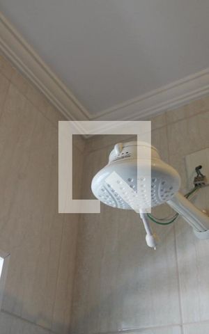 Casa à venda com 200m², 4 quartos e 2 vagasBanheiro