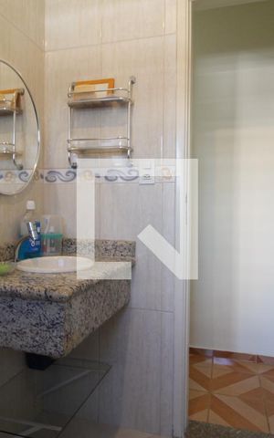 Casa à venda com 200m², 4 quartos e 2 vagasBanheiro